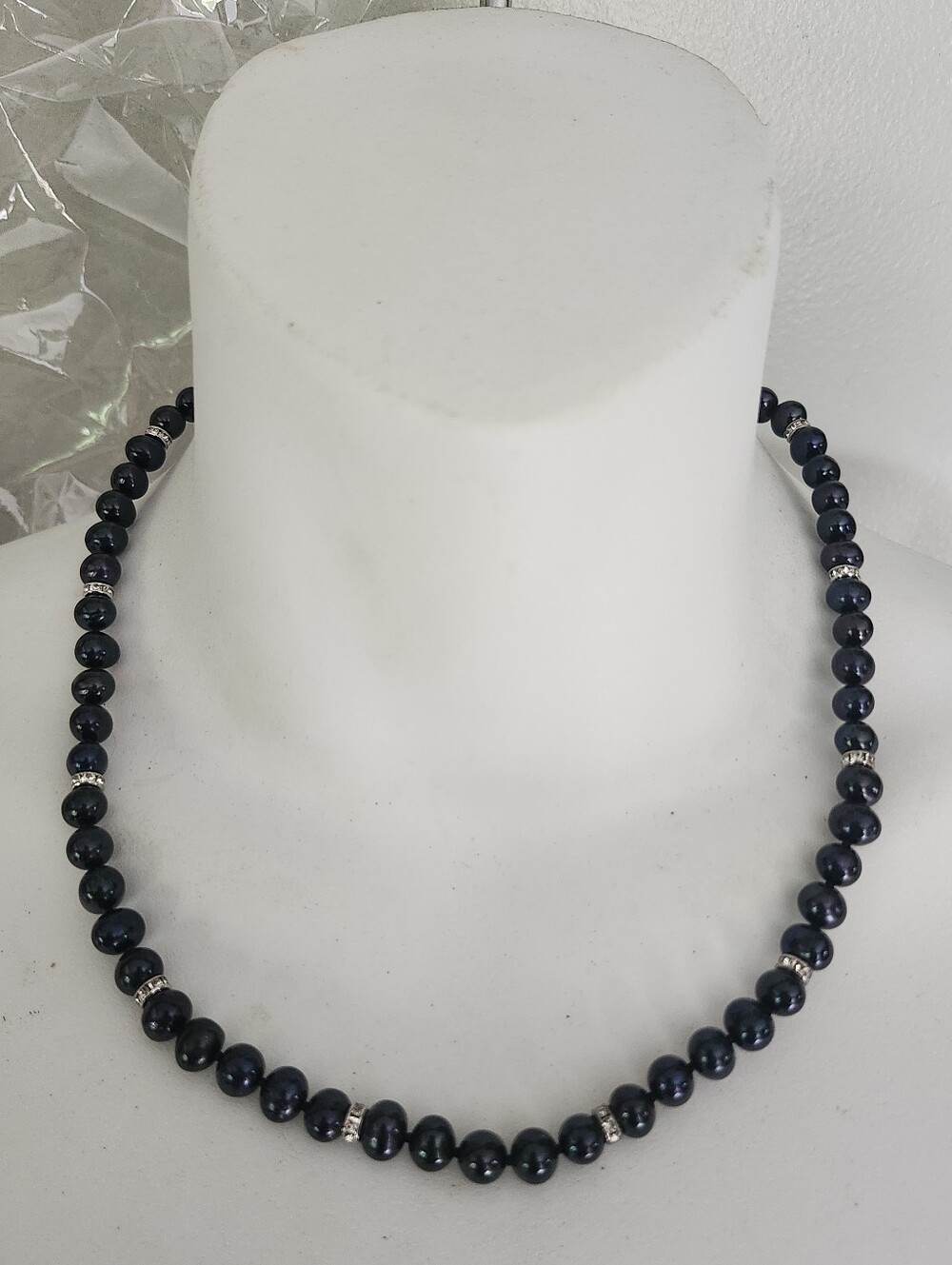 Elegant Black Pearl Necklace with Silver Accent Beads - 18 Inches